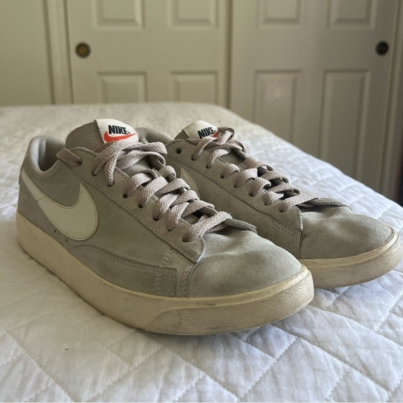 Nike Low Blazers Women’s 8 grey fashion women’s casual foot wear good condition - Picture 1 of 8